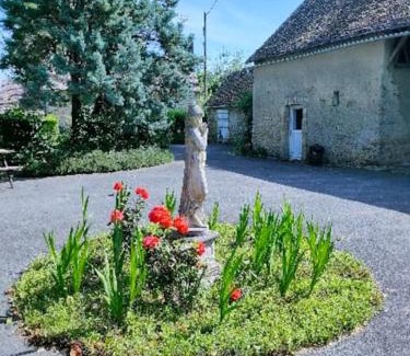 Champagne House | "Rêves de Gamins", Gîte de campagne "La Camusière" proche du pôle Européen et 24h