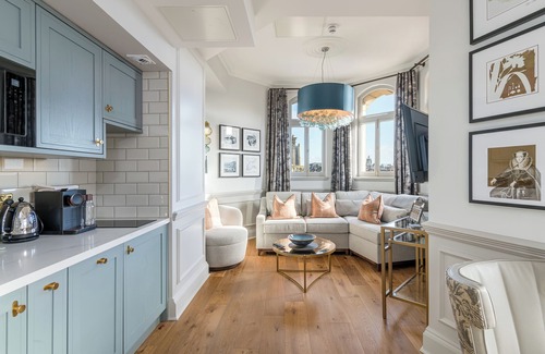 New Town Apartment | RÌGH Residences