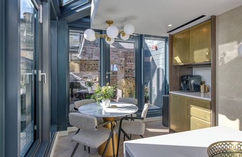 New Town Apartment | RÌGH Residences