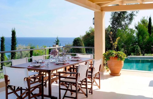 Nafplion City Centre Villa | R 1471 Veronica Villa with BBQ, Fireplace & Sun loungers.