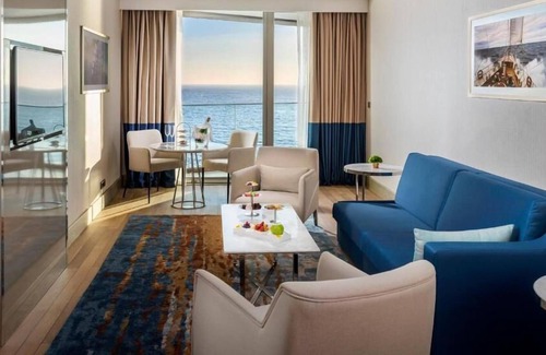 Bakırkoy House | R 1821 Crowne Plaza Istanbul Florya