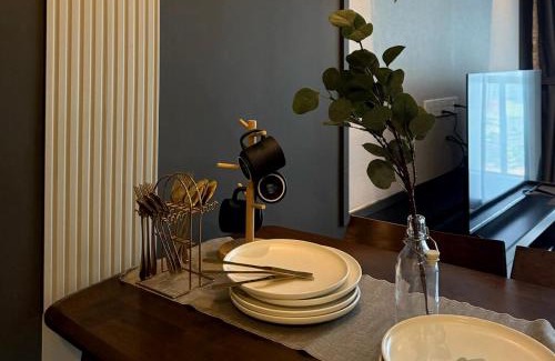 Central District Apartment | R&F Sea View 2BR Midnight Design 6-8pax Brand New