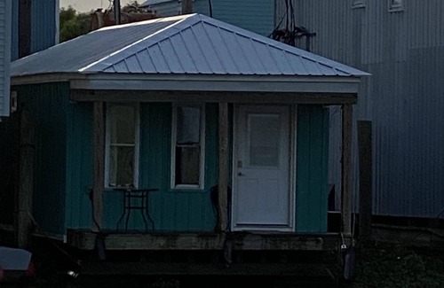 Venice House | R&R Getaway Comfort on the water! Visit out Pro Shop for Approved Fishing Gear!