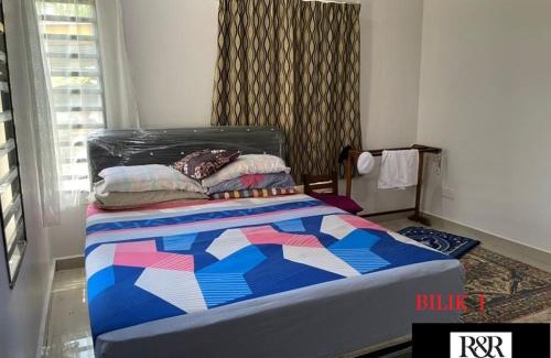 Tanjung Karang House | R & R HOMESTAY