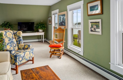 Tenants Harbor Apartment | R&R in MAINE Harbor Lookout on Tenants Harbor OPEN All Year