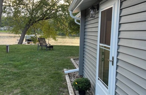 Newville House | R&R on the Rock River/Lake Koshkonong