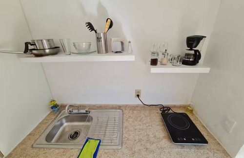 Zapopan House | R1 Acogedor Cuarto en Arboledas entrada independie