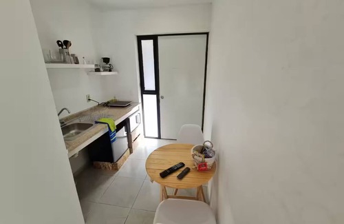 Zapopan House | R1 Acogedor Cuarto en Arboledas entrada independie
