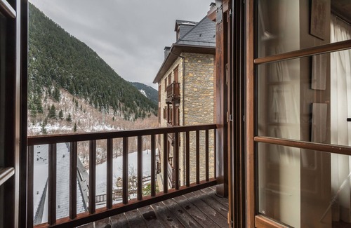 Baqueira Apartment | Rabada by Totiaran