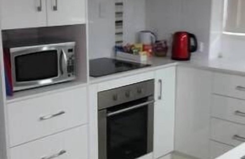 Drayton House | Rach's Place - new unit with Netflix
