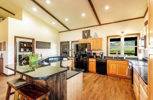 Dayton House | Rachael's Place | Views, Adventures, Deluxe Stay