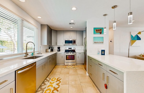 Racquet Club South House | Racquet Club East Gem with 2 primary suites, heated pool & spa