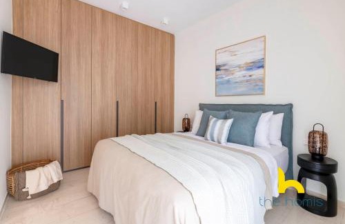 Piraeus Apartment | Radiant 3BR in Pireas Near Marina Zeas and Metro