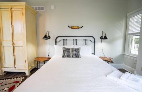 Five Points Apartment | Radiant Rancher
