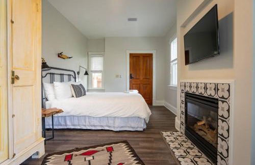Five Points Apartment | Radiant Rancher