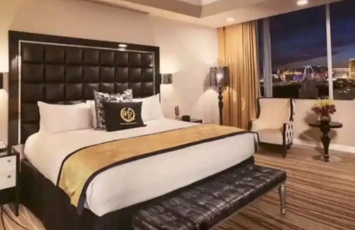 Winchester Villa | Radiant Sophisticated Las Vegas Condo