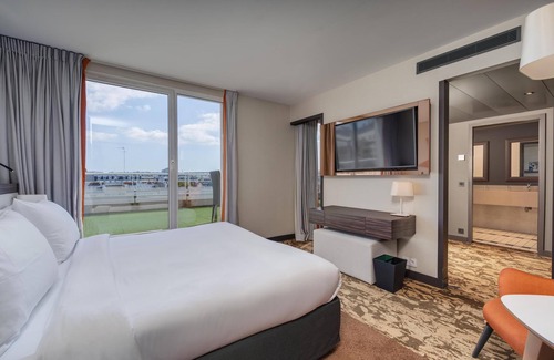 Republique–Point-du-Jour Hotel | Radisson Blu Hotel, Paris Boulogne