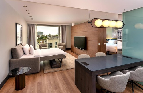 Unterbilk Hotel | Radisson Blu Media Harbour Hotel, Düsseldorf