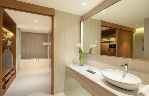 Batam Hotel | Radisson Golf & Convention Center Batam