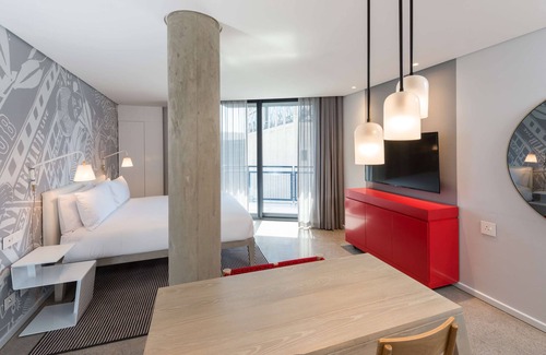 Silo District Hotel | Radisson RED V&A Waterfront, Cape Town