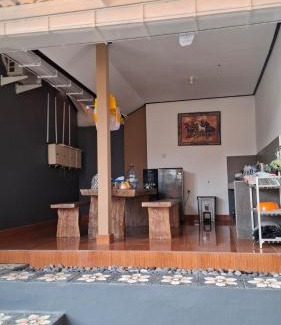 Mambal House | Raditya Homestay