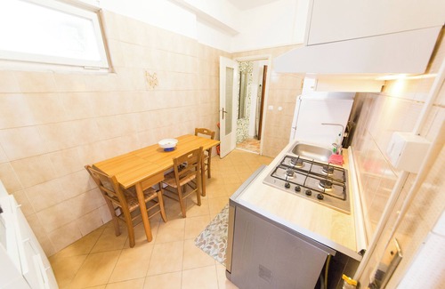 Aurelio Apartment | Raffaele Apartment Roma-Pisana,Tranquility,Comfort,suitable for groups families