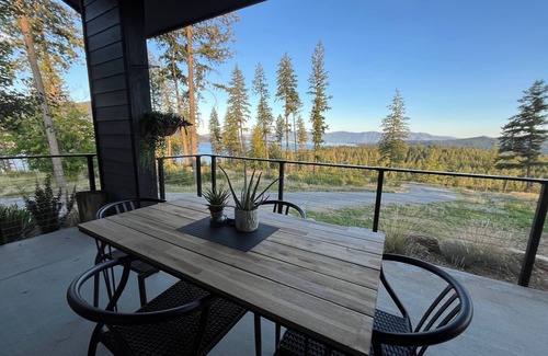 Sandpoint House | Rafter Ridge: A Modern Retreat - Stunning Lake Views - on 40 acres.