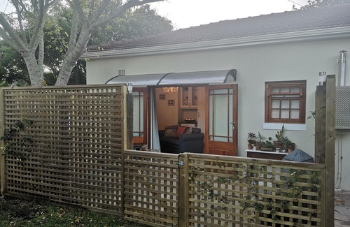 Plumstead Cottage | Rafters Cottage (No Loadshedding) fully equipped garden cottage with parking