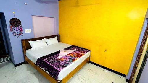 Kamalapur House | Raghu Homestay Hampi