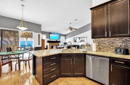 Green Valley North House | Raiders-UFC-Golden Nights-Aces-Game Room-Automated King Bed-5 miles to Strip