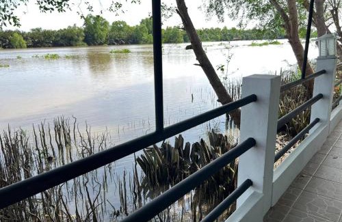 Bang Khla House | Rainbow Arokaya Holistic Longevity Wellness Resort - Riverfront Room