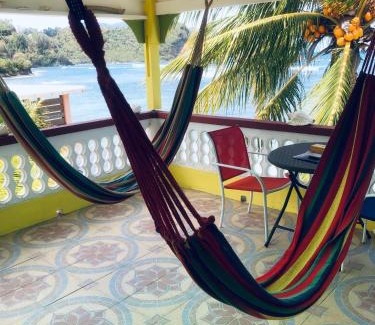 Calibishie Apartment | Rainbow Beach Apartment