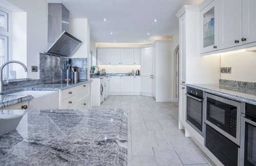 Saundersfoot House | Rainbow Leap - 5 Bed Holiday Home - Saundersfoot