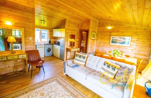 Romney Marsh Other | Rainbow Petty - Pine lodge - Kent countryside