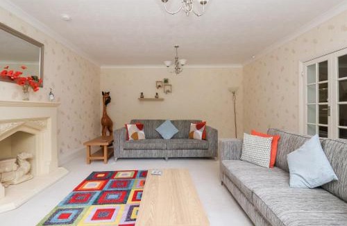 Scarborough House | Raincliffe Manor