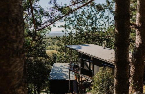 Mount Cotton Apartment | Rainforest Gardens - Luxury Hillside Accomodation with Views to Bay & Islands