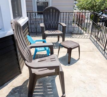 Bayonne House | Rainforest Retreat 20m to NYC Parking Sleeps 25