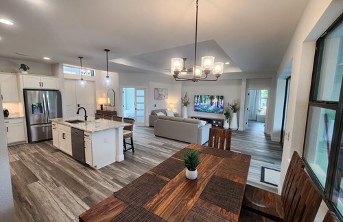 Pine Valley House | Rain’s Gone! Sunny Golf Retreat with Heated Pool & Spa – November Specials