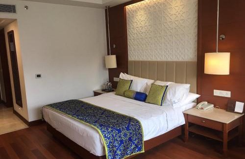 Varanasi Hotel | Raj Hotel's