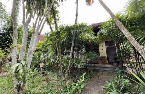 Senggigi Hotel | Raja's Bungalows