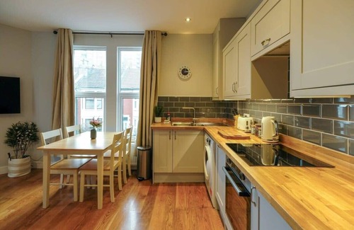 Southville Apartment | Raleigh 2 Bedroom Apartment with parking