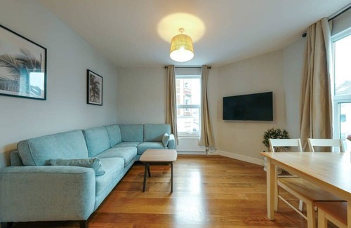 Southville Apartment | Raleigh 2 Bedroom Apartment with parking