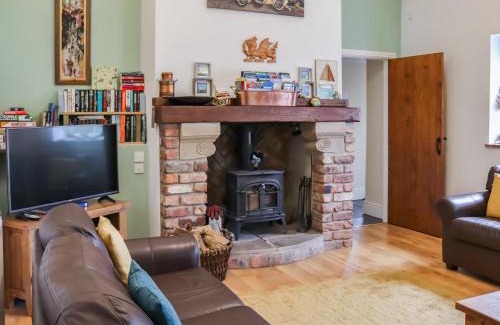Capel Coch House | Rallt Cottage