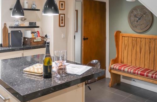 Capel Coch House | Rallt Cottage