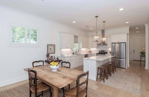 Oxford House | Rally Capps at the Lamar by Apex Short Term Stays