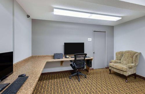 Bowling Green Hotel | Ramada by Wyndham Bowling Green