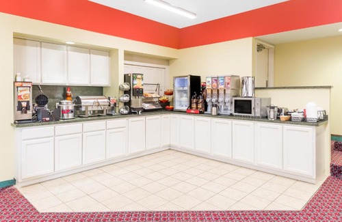 Vandalia Hotel | Ramada by Wyndham Vandalia