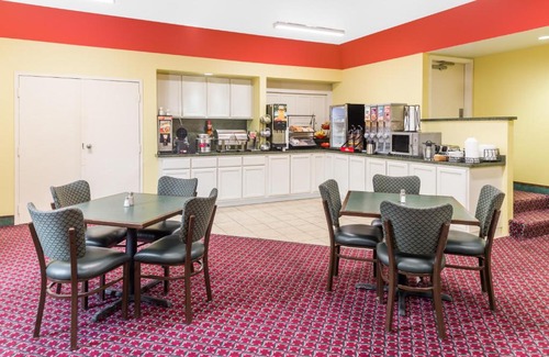 Vandalia Hotel | Ramada by Wyndham Vandalia