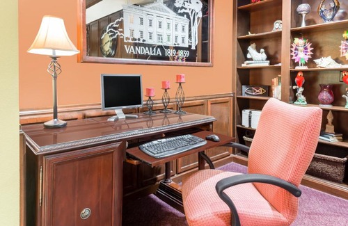 Vandalia Hotel | Ramada by Wyndham Vandalia