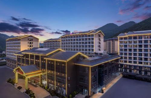 Enshi Hotel | Ramada Encore by Wyndham Enshi Huaxi Valley